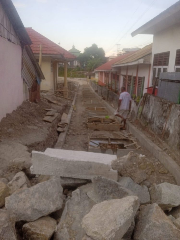 Proyek Drainase dan Paving Block Lekobalo Terlambat, DPC AKPERSI Minta Kepala Balai P3KP Sulut Evaluasi Satker dan PPK