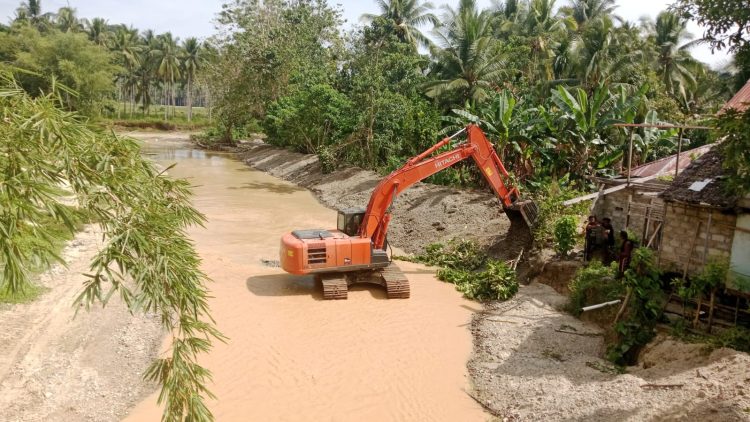 Pemulihan lingkungan pascatambang  berlanjut, YR team garap tiga titik aliran sungai di dengilo.
