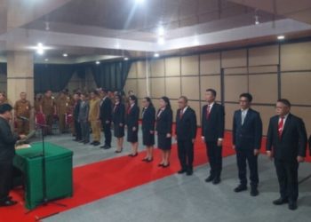 Sekda Lantik Pejabat Pimpinan Tinggi Pratama dan Administrator di Minahasa Utara