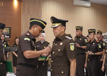 Kejati Sulut Lantik dan Ambil Sumpah Pejabat Eselon II dan III